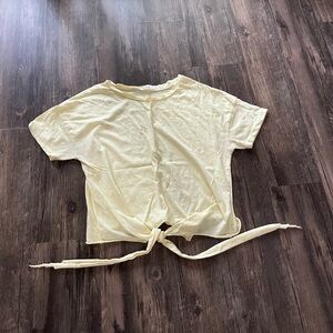 ⚡️3/$25⚡️ Antistar Yellow Tie Front Crop Tee Sz M